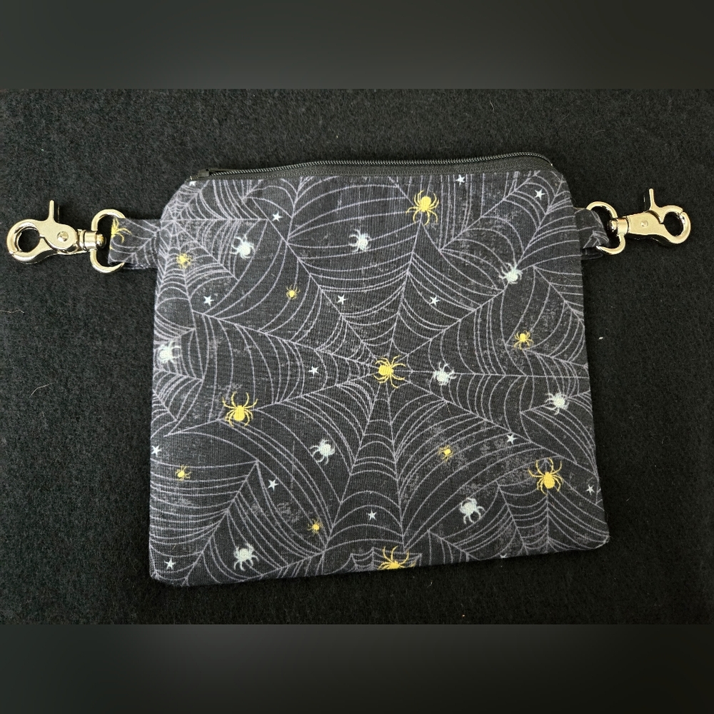 Top Notch by Design Hip Clip Spooky Spiders and Webs